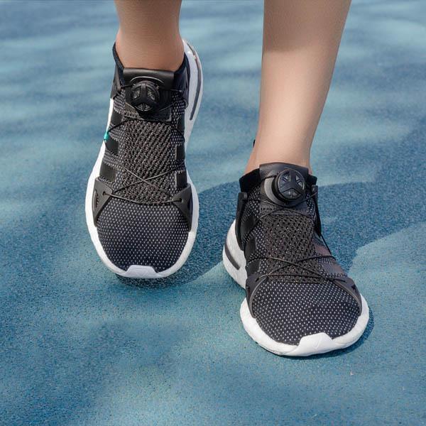 Drehende automatische Schnallenschuhe