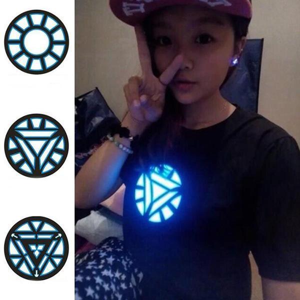 Avenger Voice kontrolliertes LED-T-Shirt
