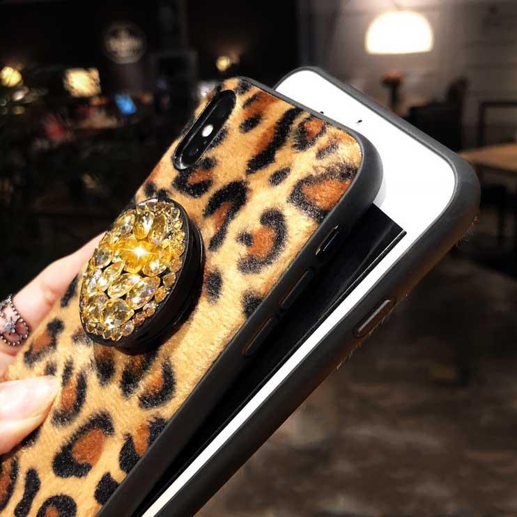 LEOPARD HAIR BALL PHONE CASE