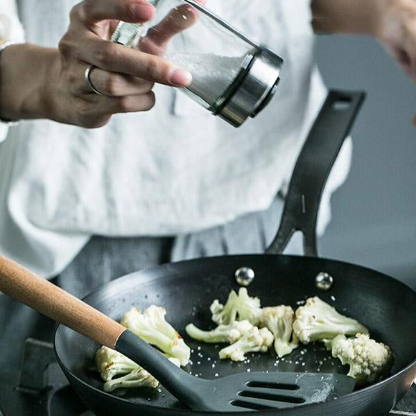 Rotating Seasoning Pot